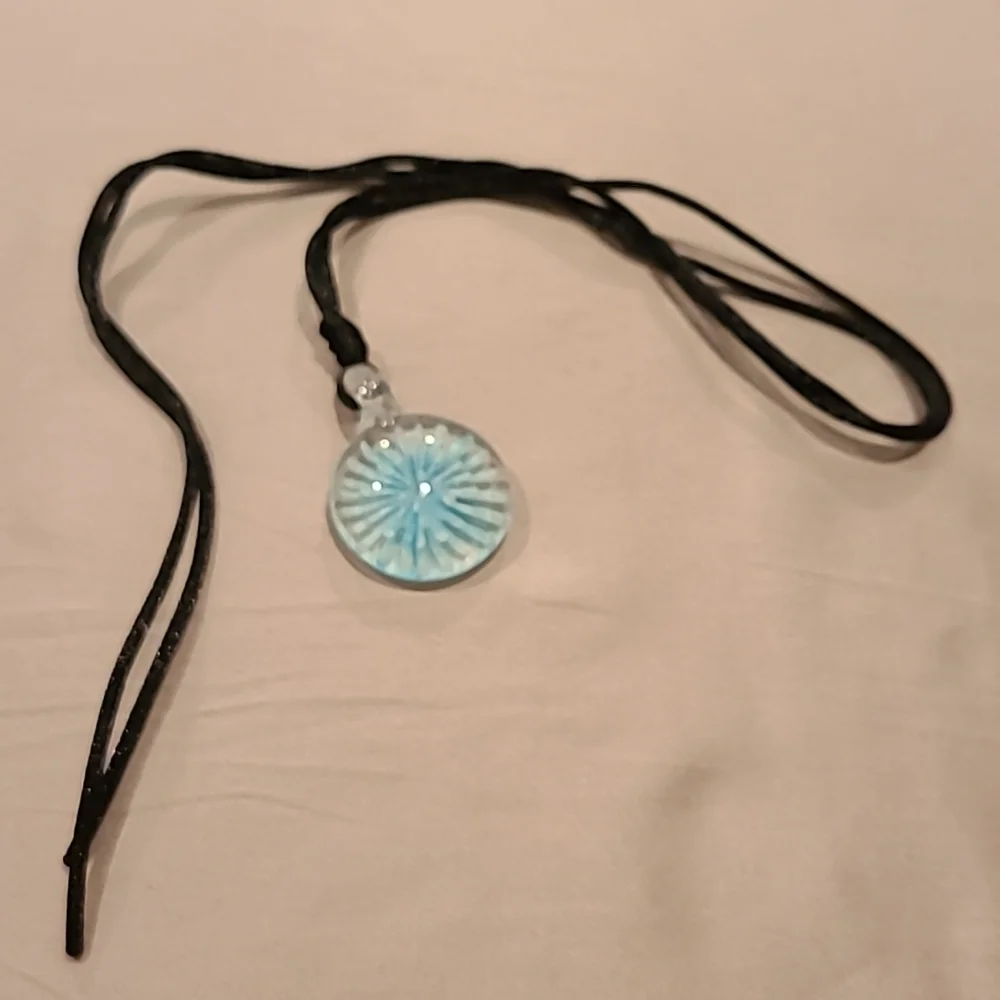 Ice blue burst glass puffy adjustable necklace - Picture 3 of 6